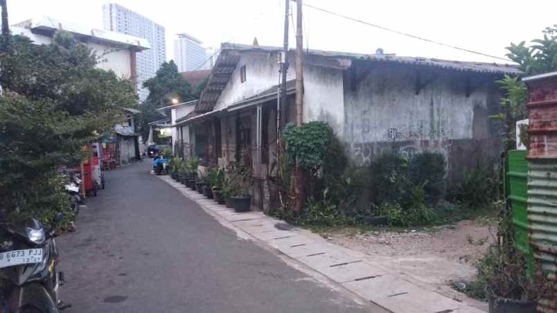 dijual rumah kwitang