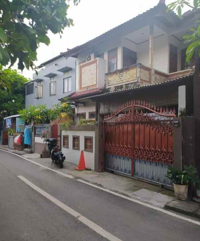 dijual rumah lantai 2 lokasi mahendradata