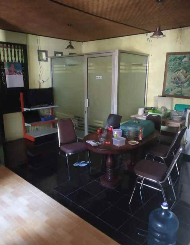 dijual rumah lantai 2 lokasi mahendradata