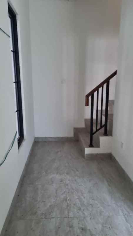 dijual rumah lavon swan city ii cluster