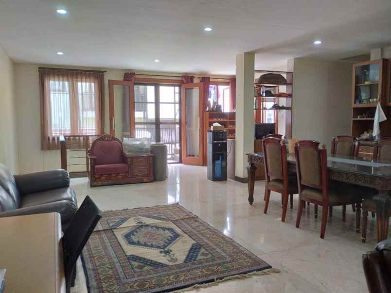 dijual rumah lebak bulus