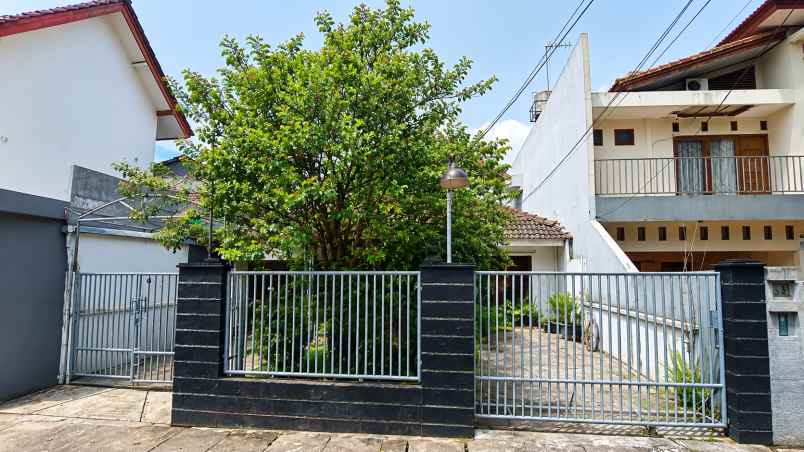 dijual rumah legoso ciputat