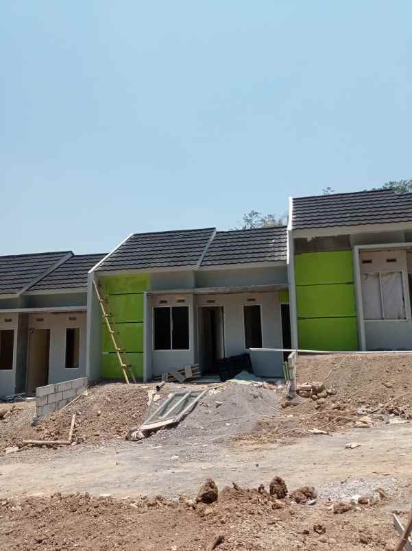 dijual rumah lemah ireng