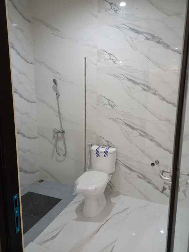 dijual rumah lokasi dekat binus araya malang