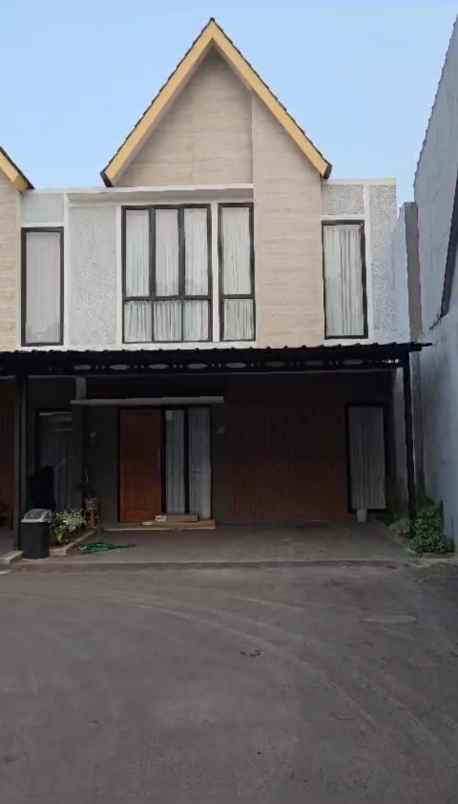 dijual rumah lokasi hanya 200 meter