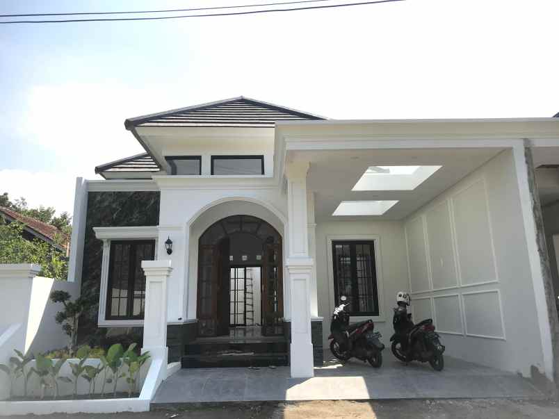 dijual rumah losari sukoharjo ngaglik