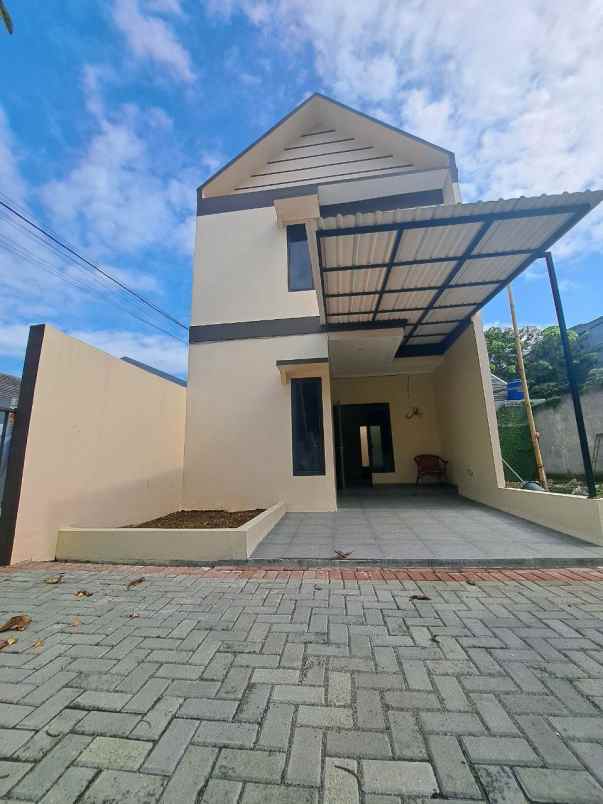 dijual rumah lubang buaya