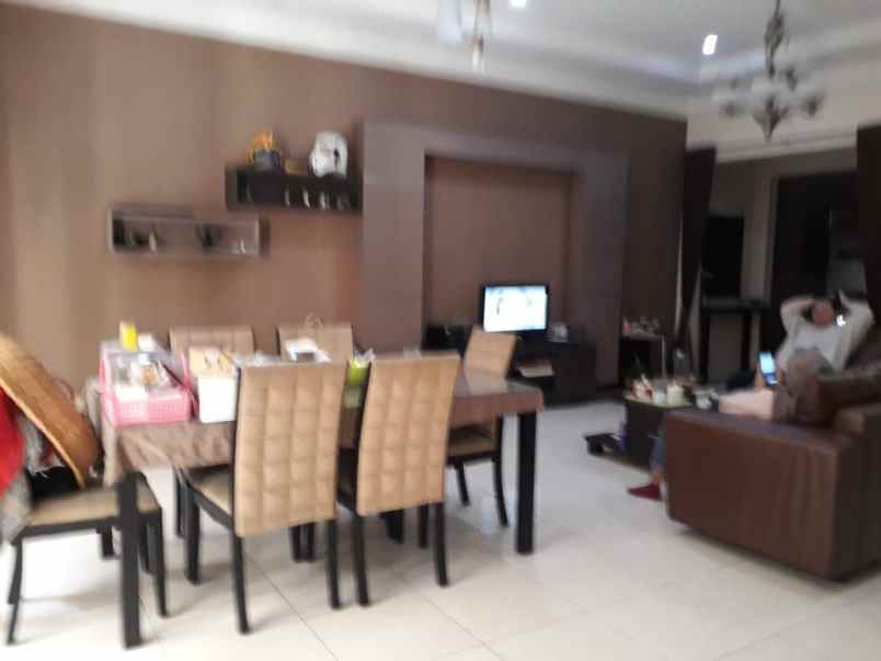 dijual rumah lubang buaya