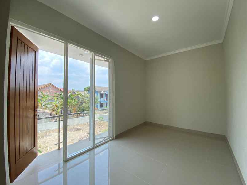 dijual rumah madurejo prambanan sleman