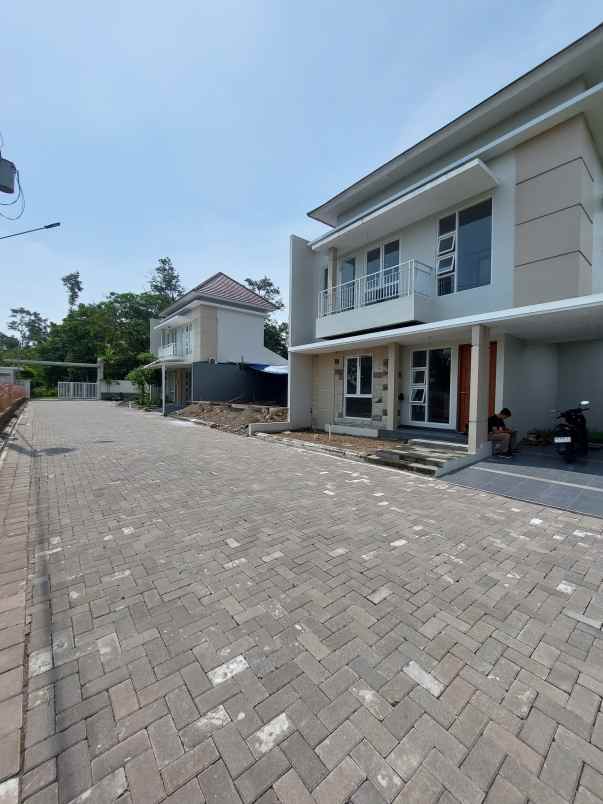 dijual rumah maguwoharjo