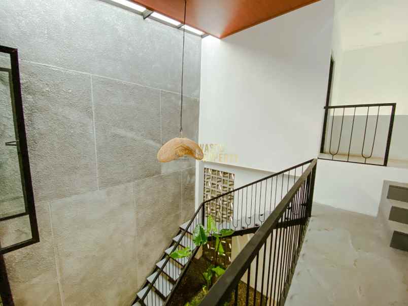 dijual rumah maguwoharjo kec depok kab