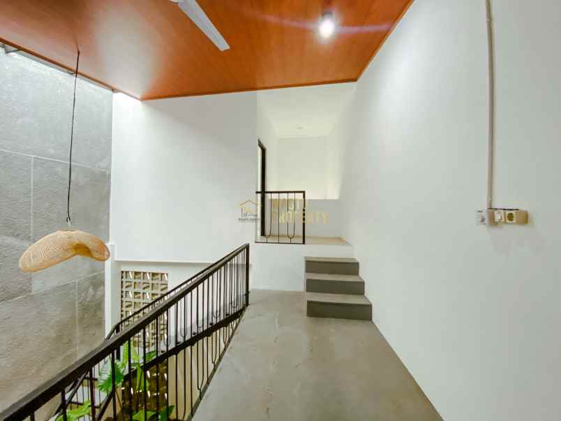 dijual rumah maguwoharjo kec depok kab