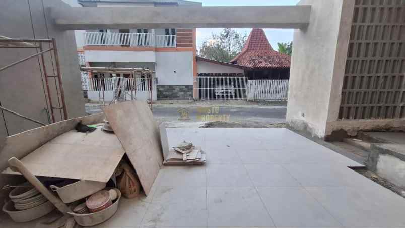 dijual rumah maguwoharjo kec depok kab