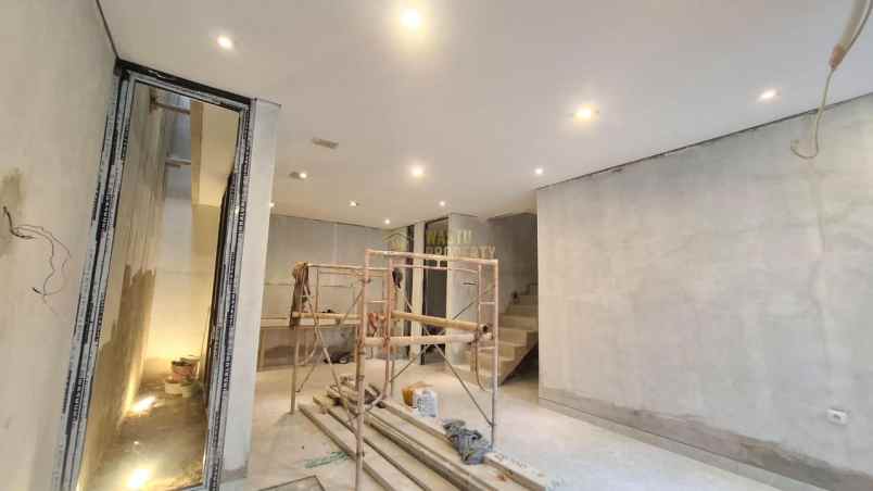 dijual rumah maguwoharjo kec depok kab