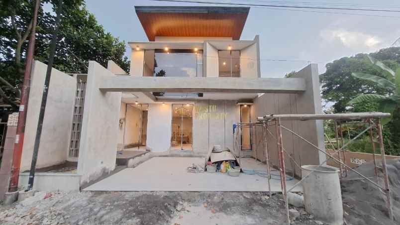 dijual rumah maguwoharjo kec depok kab