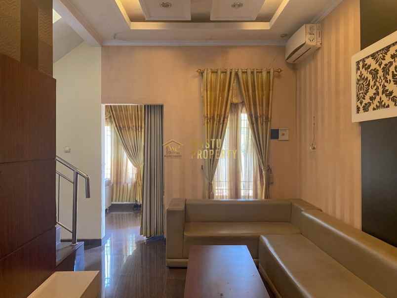 dijual rumah maguwoharjo kec depok kab