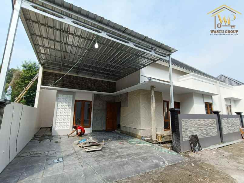 dijual rumah maguwoharjo sleman