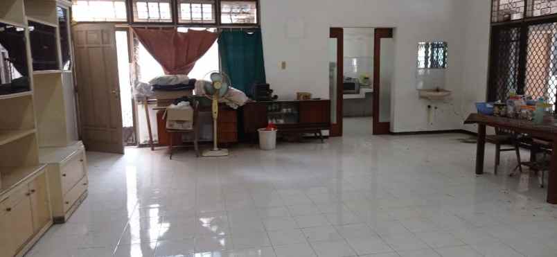 dijual rumah manyar jaya menur