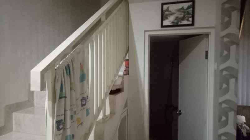 dijual rumah manyar tirtoasri