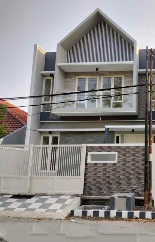 dijual rumah manyar tirtomoyo