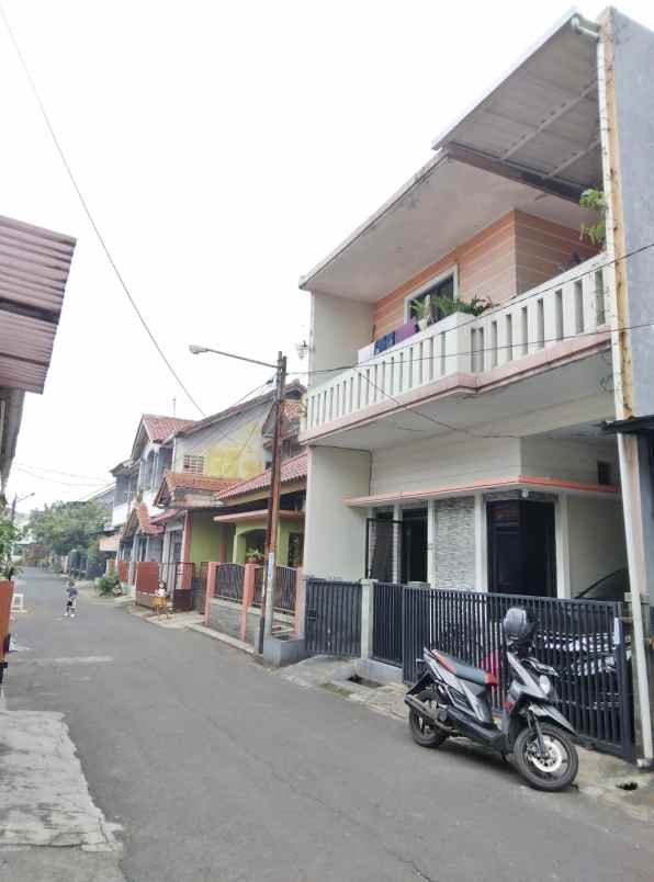 dijual rumah margahayu raya