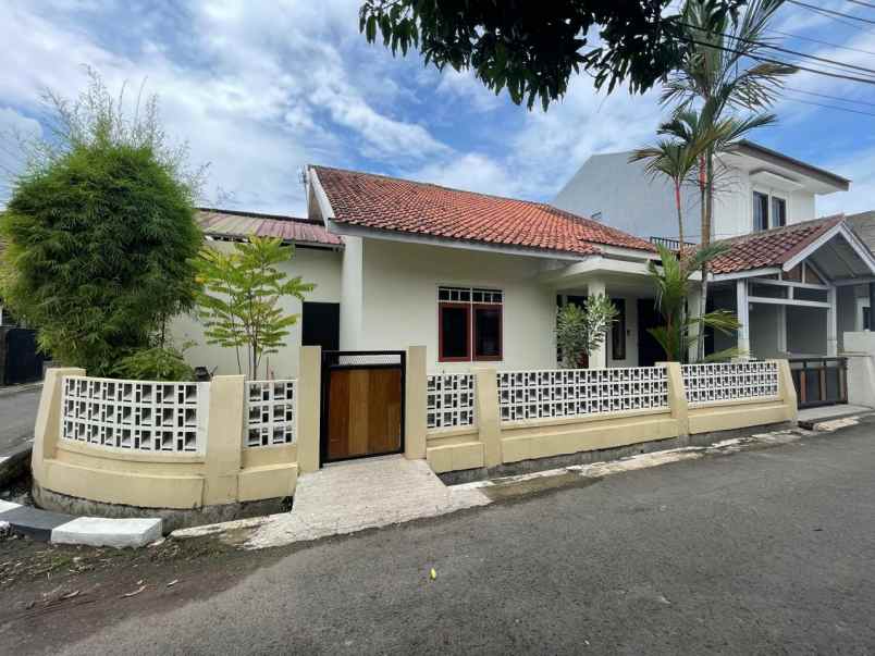 dijual rumah margahayu tengah
