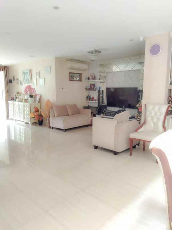 dijual rumah meruya residence