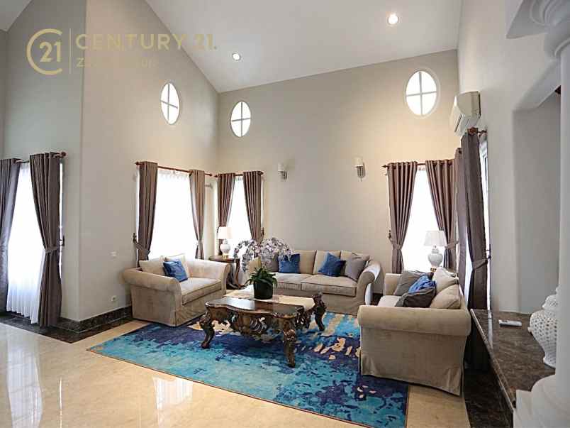 dijual rumah mewah cantik di karawaci