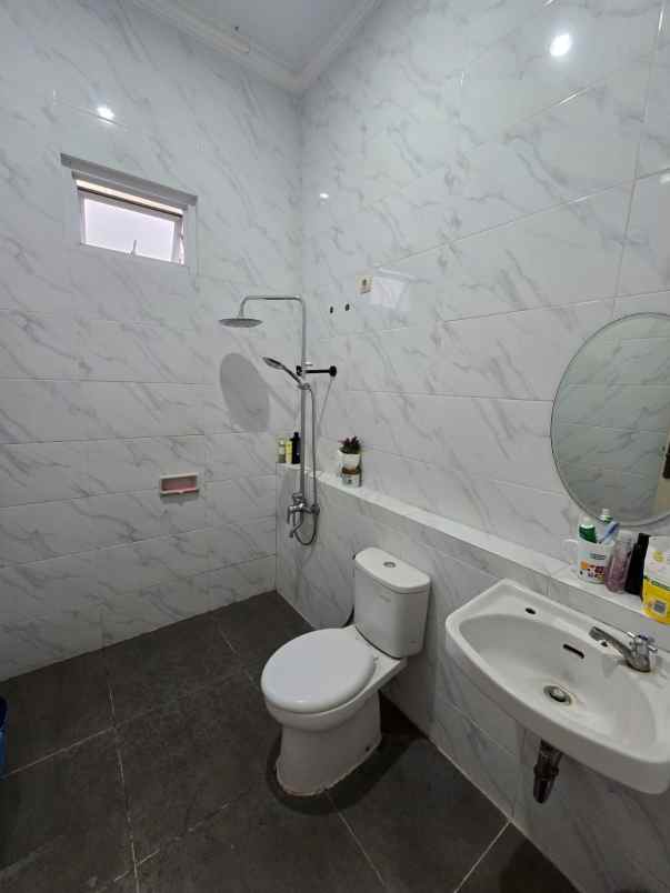 dijual rumah mewah siap huni di legenda wisata cibubur