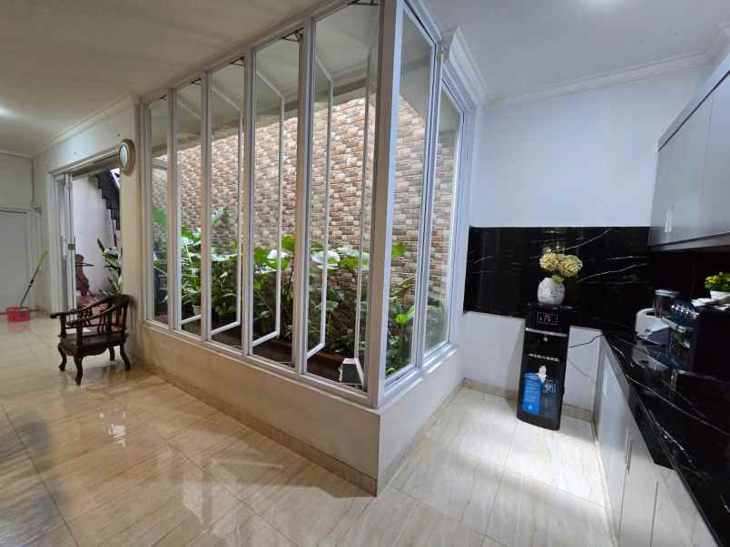 dijual rumah mewah siap huni di legenda wisata cibubur