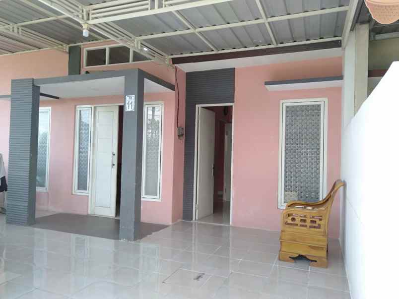 dijual rumah murah di posisi pinggir pojok