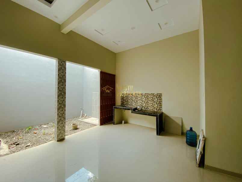 dijual rumah ngemplak