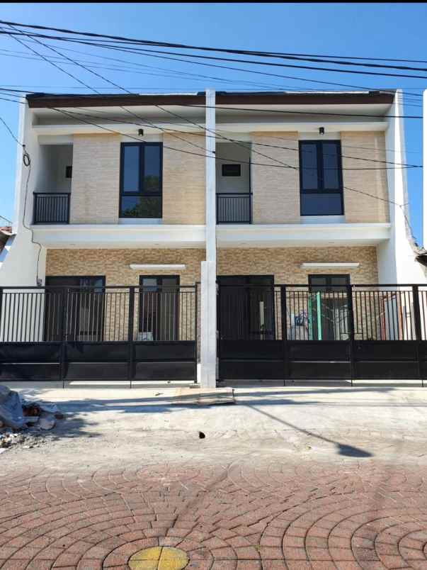 dijual rumah nirwana eksekutif