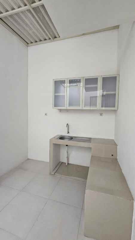 dijual rumah nirwana eksekutif
