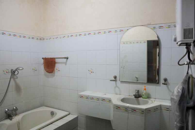 dijual rumah nirwana executive