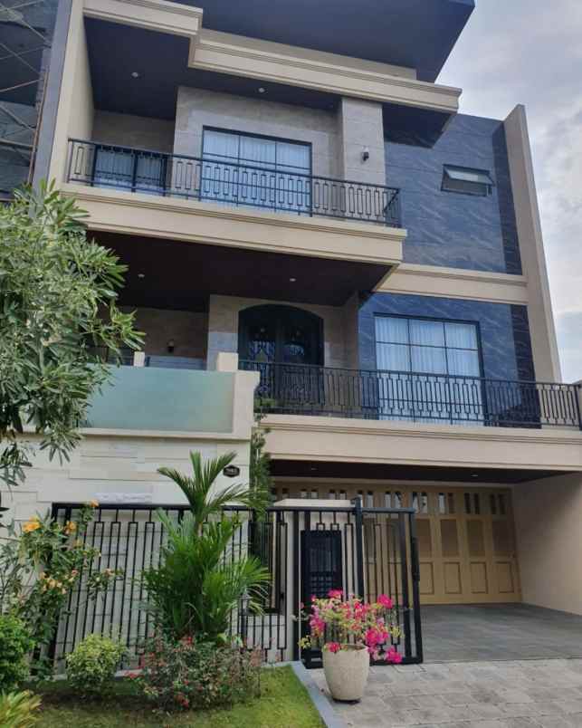 dijual rumah north emerald mansion