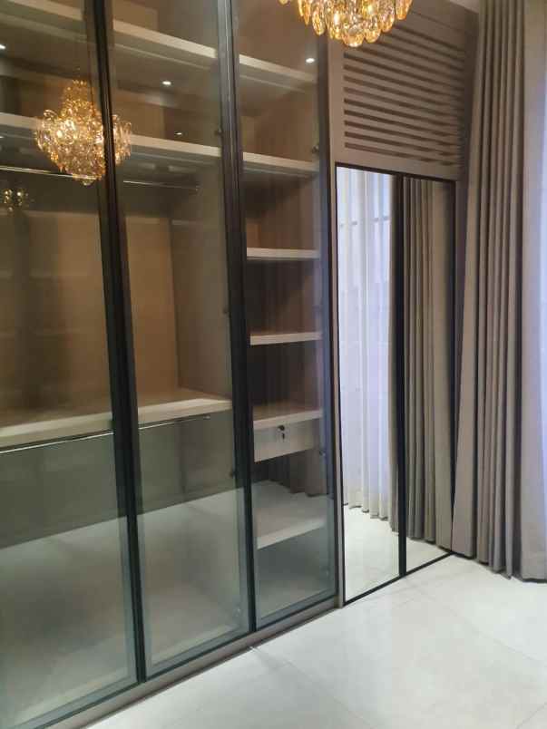 dijual rumah north emerald mansion