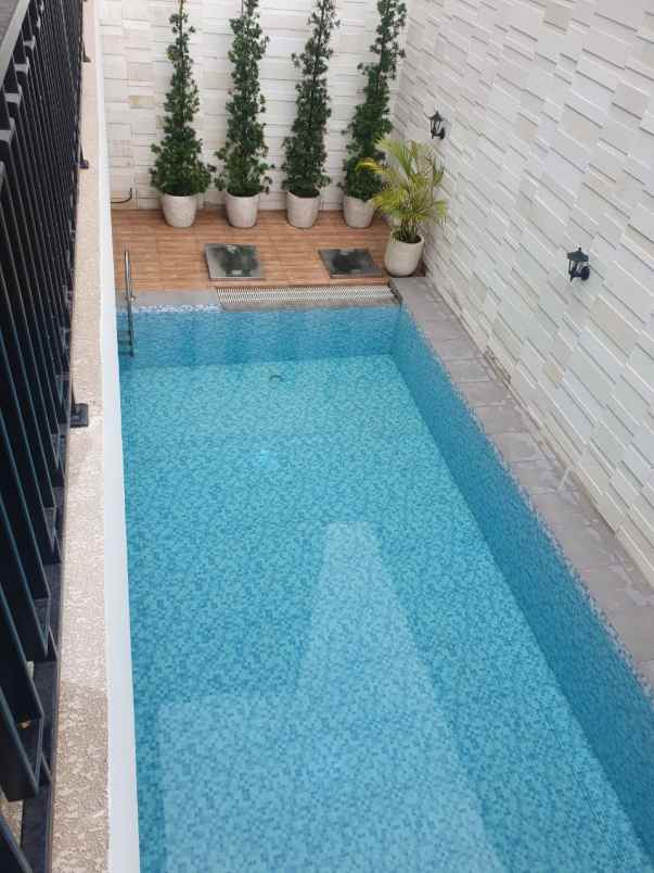 dijual rumah north emerald mansion