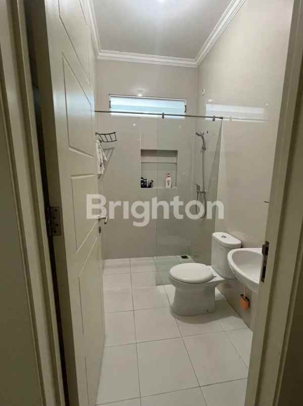 dijual rumah pakuwon city