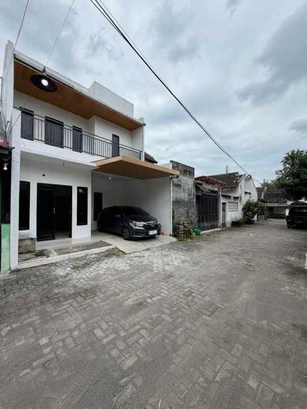 dijual rumah pamela 7