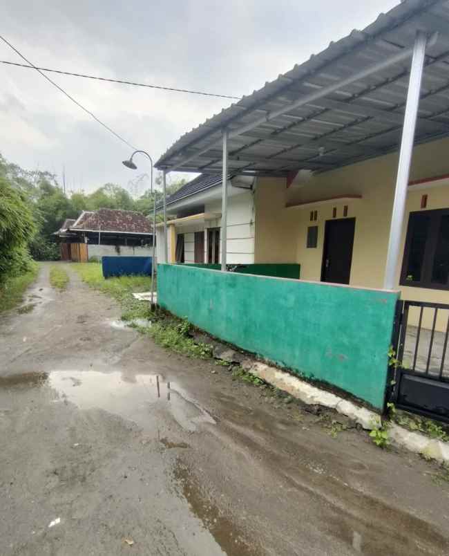 dijual rumah pasar barongan