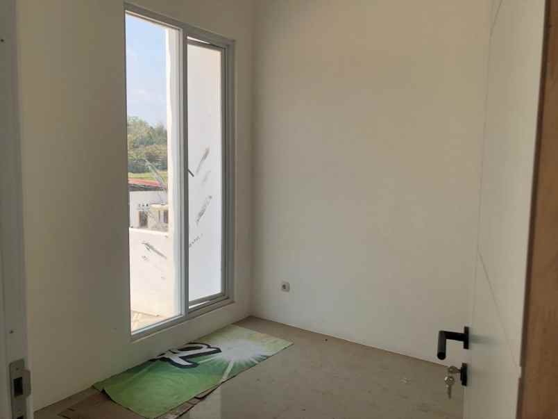 dijual rumah pendekan margodadi seyegan