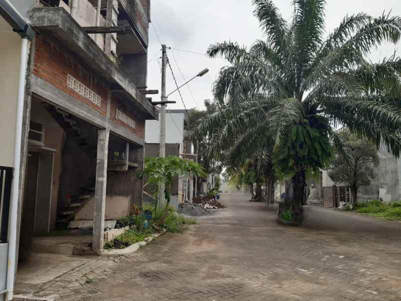 dijual rumah permata royal garden