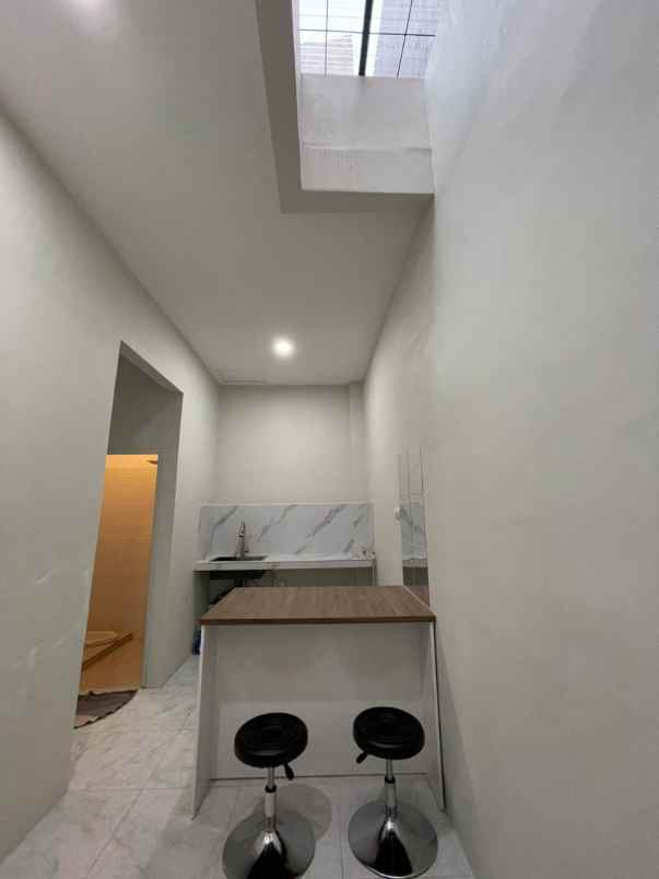 dijual rumah perum mutiara gading