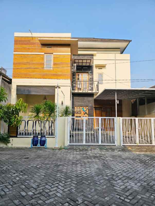 dijual rumah perumahan bukit randu