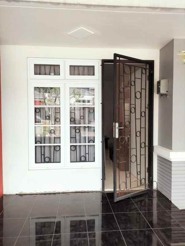 dijual rumah perumahan cibubur country