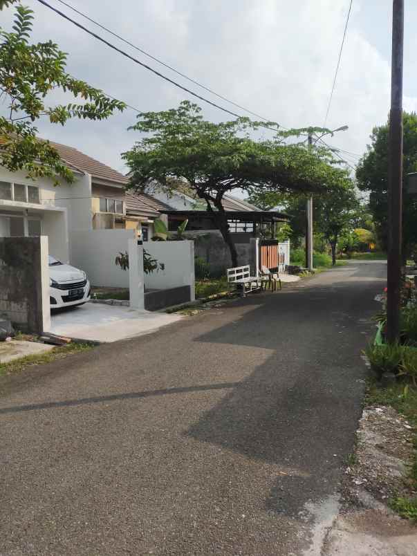 dijual rumah perumahan citra indah city