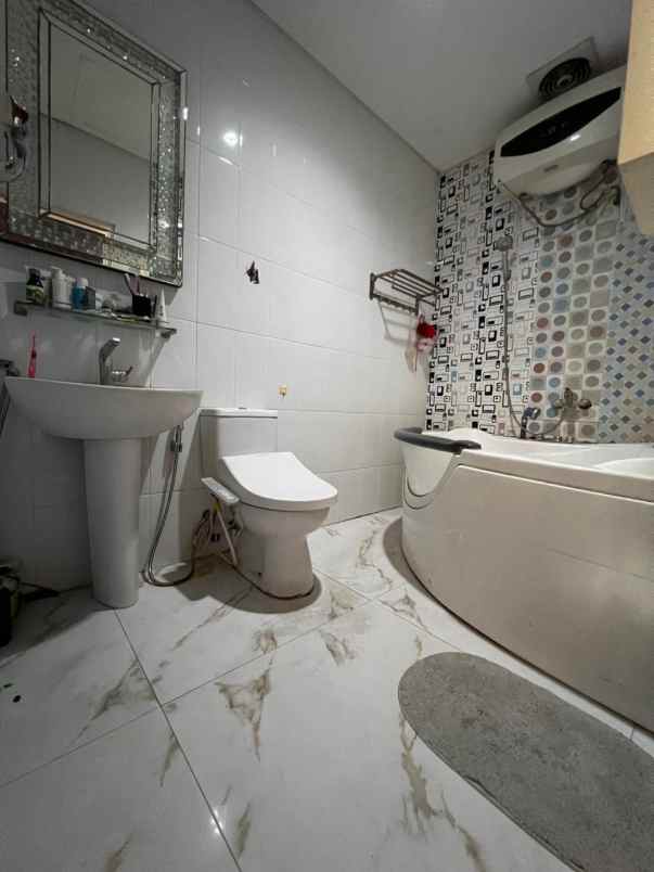 dijual rumah perumahan citragran cibubur