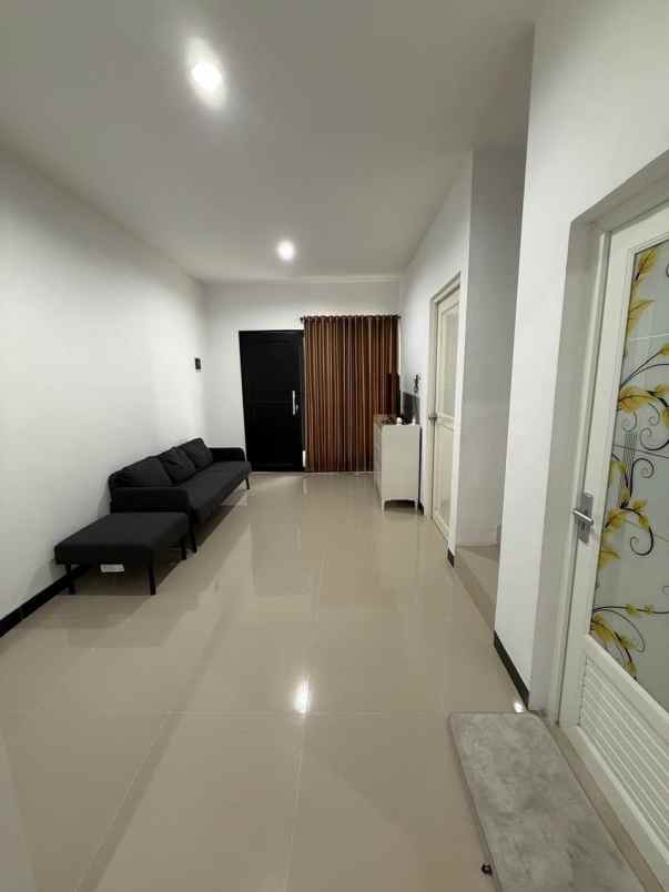 dijual rumah perumahan green mansion