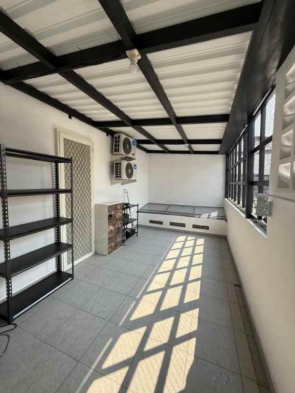 dijual rumah perumahan green mansion